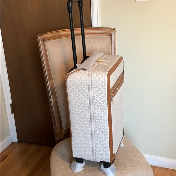 Michael Kors Carry On Luggage Trolley Vanilla - Picture 4 of 12